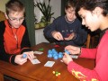 Kolik Eskymáčků skrývají malá modrá iglů? To byl úkol pro soutěžící v turnaji Klubu deskových her Vrtule z Valašského Meziříčí.